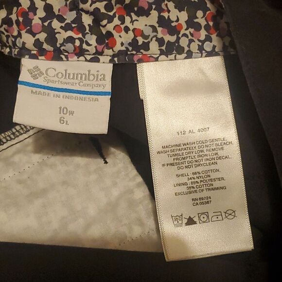 Columbia Women's Black Shorts With Front Waist Tie, Pockets, Back Zipper Pocket - Picture 2 of 7